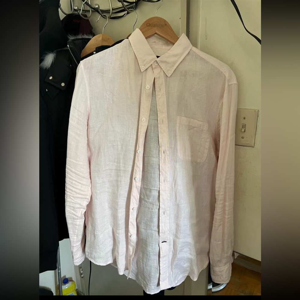 Club Monaco Light Pink 100% Linen Casual Button-Down Shirt